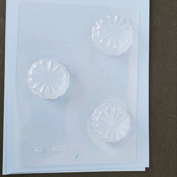 Chocolate Cup Chocolate Molds - Picture 1 of 4